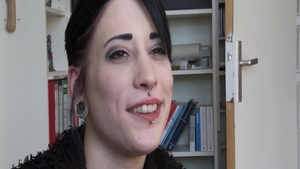 Super sexy chick masturbating solo