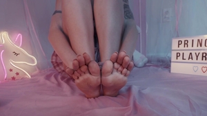 Inserted - Handjob alongside inked redhead